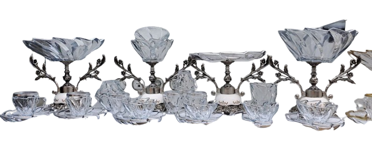 تصویر سرویس پذیرایی کریستال ۱۲ نفره شفاف و براق با اقلام کامل شامل میوهخوری، شیرینیخوری، فنجان و پیاله